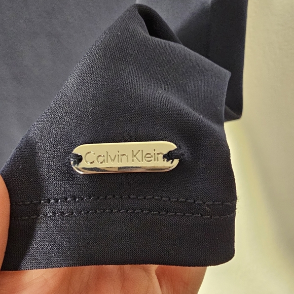 Calvin Klein Elegant Navy Blue Square Neckline Women's Top Size Medium NWOT - Picture 2 of 8
